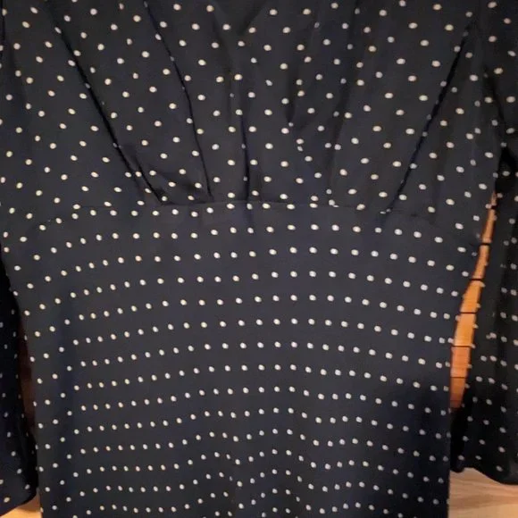 Robe - Picture 3 of 5